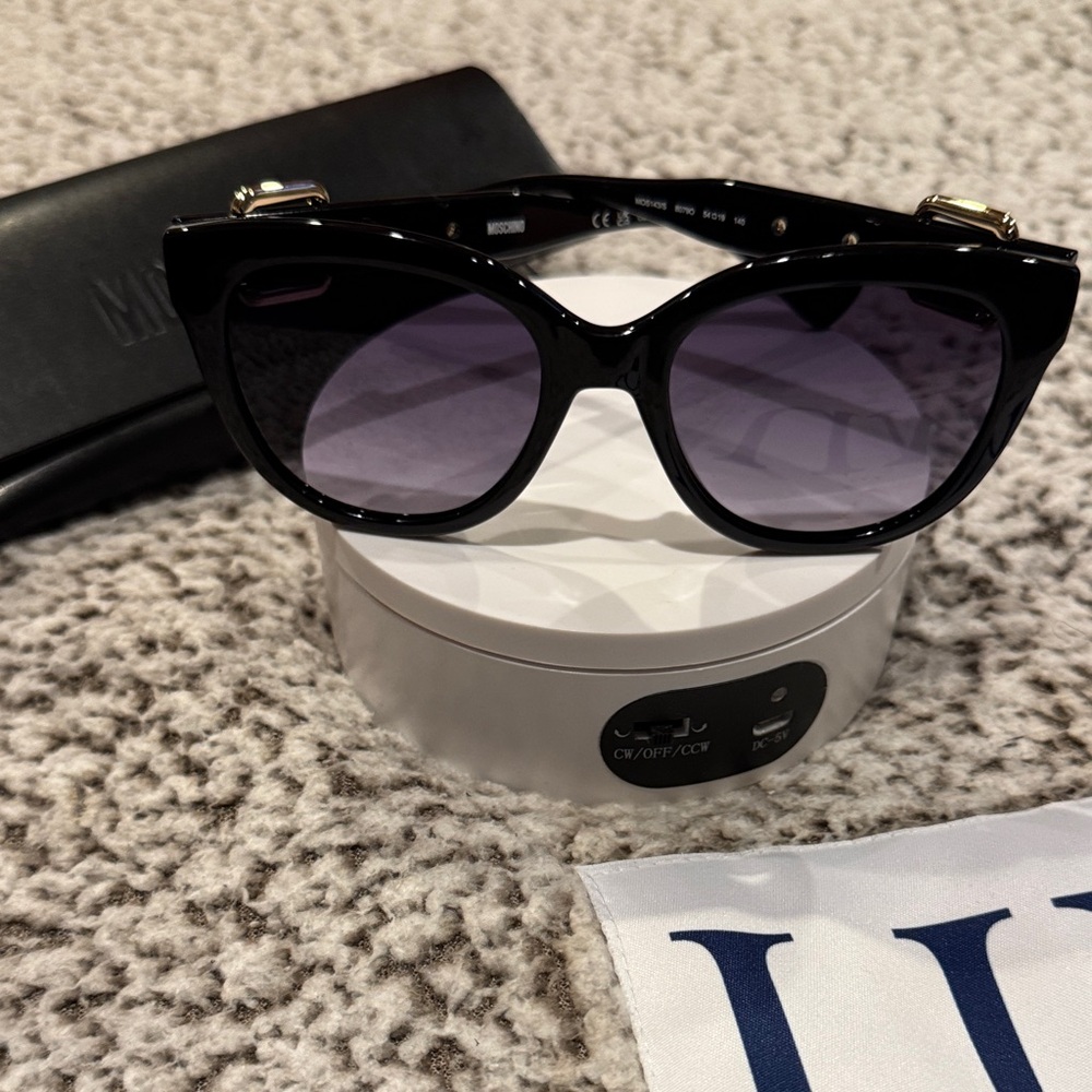 NWT Moschine Stylish Black Sunglasses
